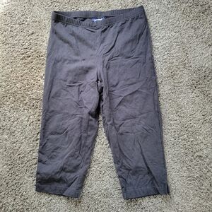 Basic Editions Black Capris Size Small